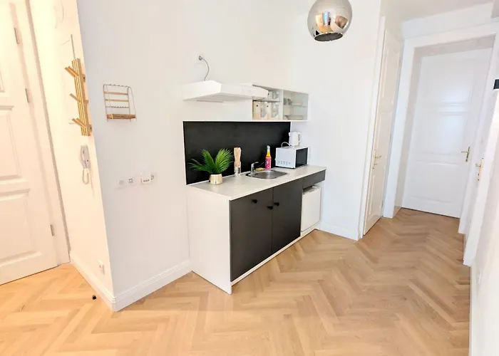Modern Close To Subway & Vineyards Go10